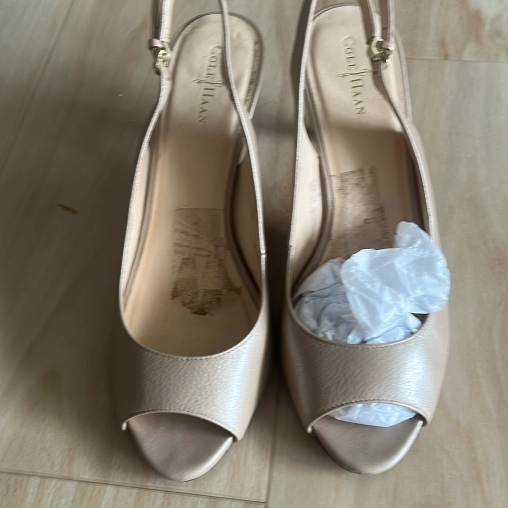 Cole haan size 8 peep toe pumps
